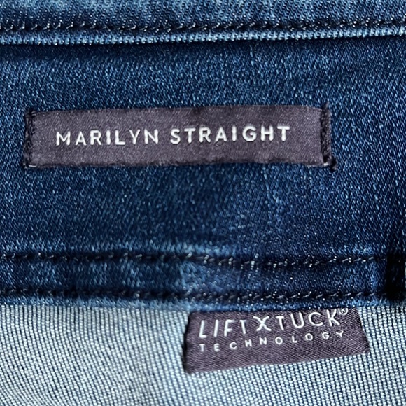 NYDJ (Not Your DaughterJeans) Marylyn Straight. Lift & tuck technology Size US 6 - Picture 10 of 13